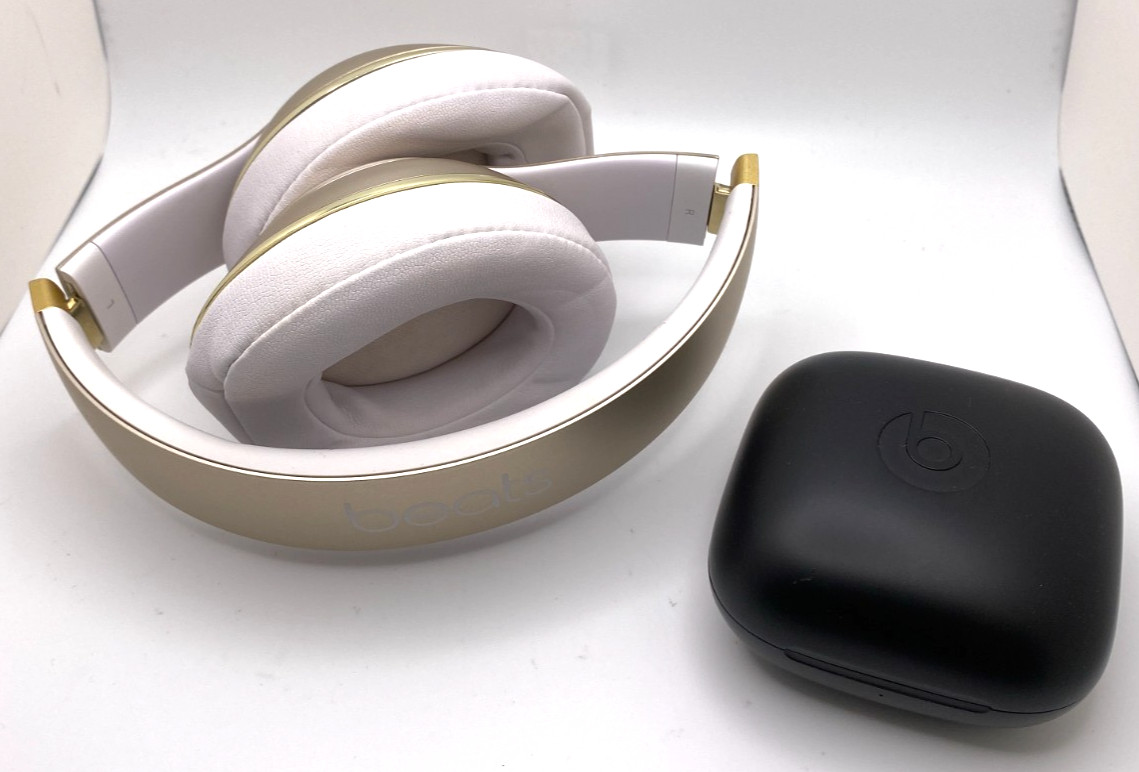 Lot of 2 Beats By Dr. Dre Headphones & Earbuds (C-8) ***see description***