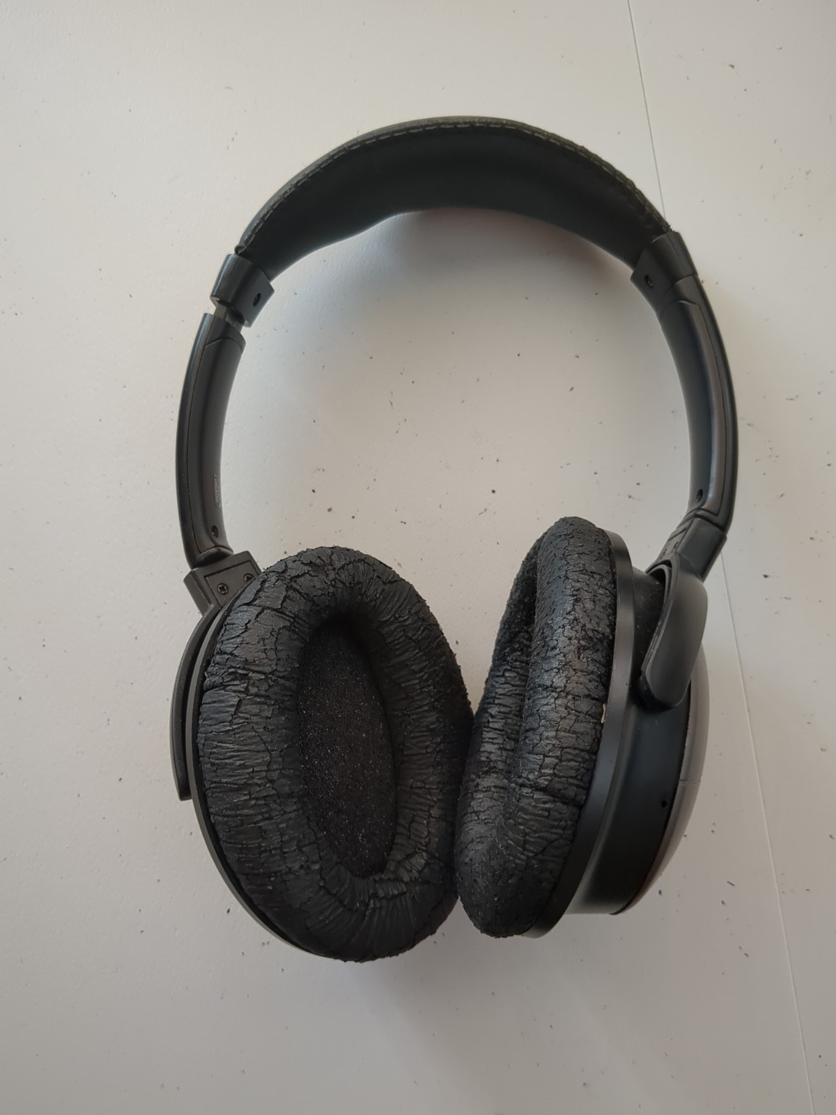 Vintage lot of 5 Headphones AWAI, Radio Shack, Nova-42, Centrios Noise Canceling
