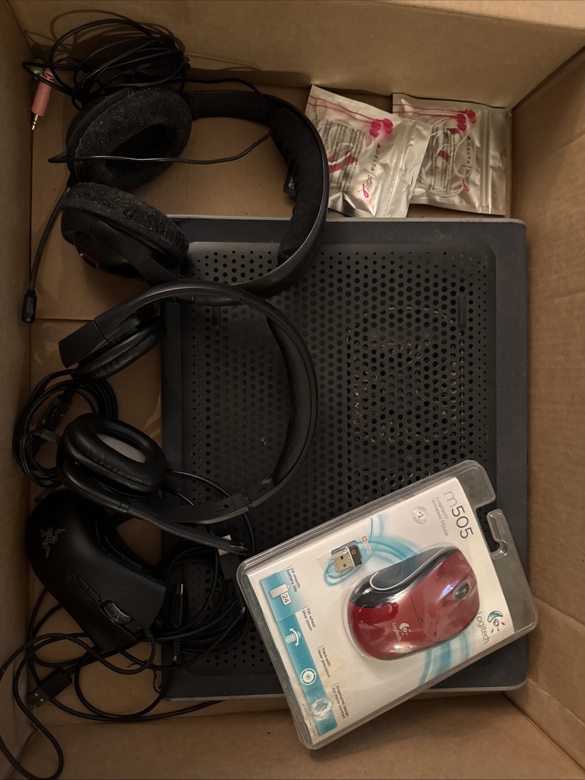LOT OF ELECTRONICS: HEADPHONES, MOUSES, & MORE! UNTESTED & CONDITION UNKNOWN.