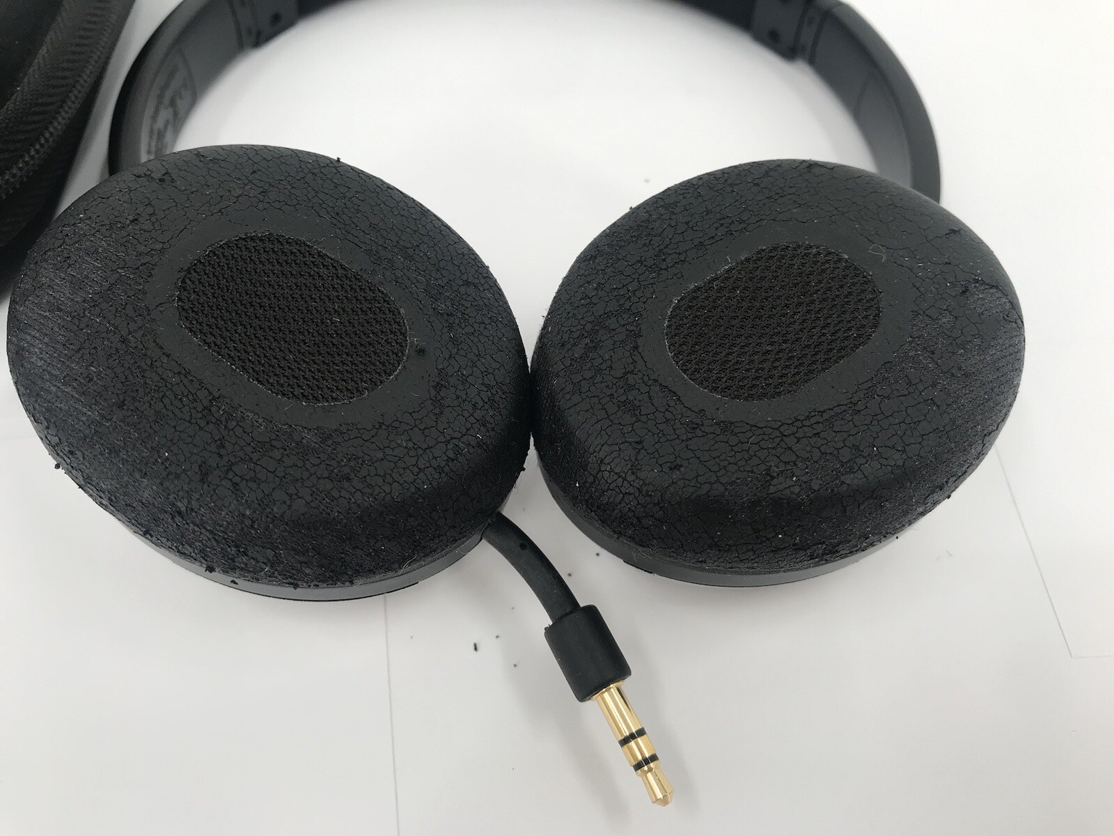 Bose On-Ear Foldable Headphones – Black and Silver With Case