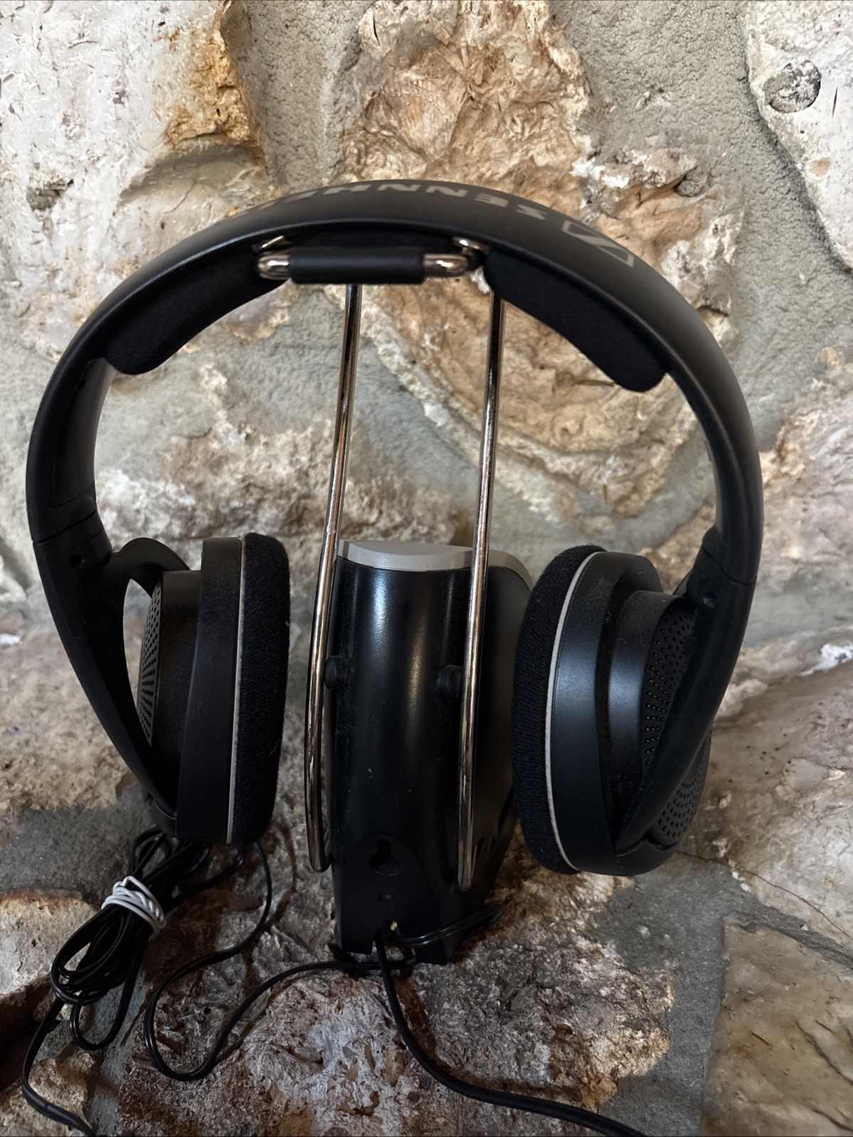 Sennheiser HDR120 Wireless Headphones w/ TR120 FM Transmitter Base