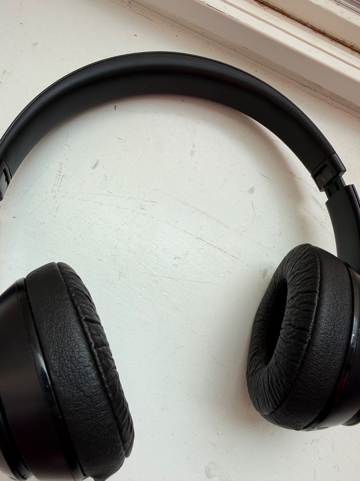 Beats by Dr. Dre Solo 3 Wireless On-Ear Bluetooth Headphones, Black READ!