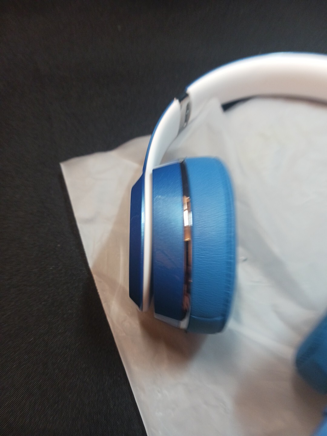 Beats by Dr. Dre Solo2 Wired on Ear Headphones – Metalic Blue NEW WITHOUT BOX!