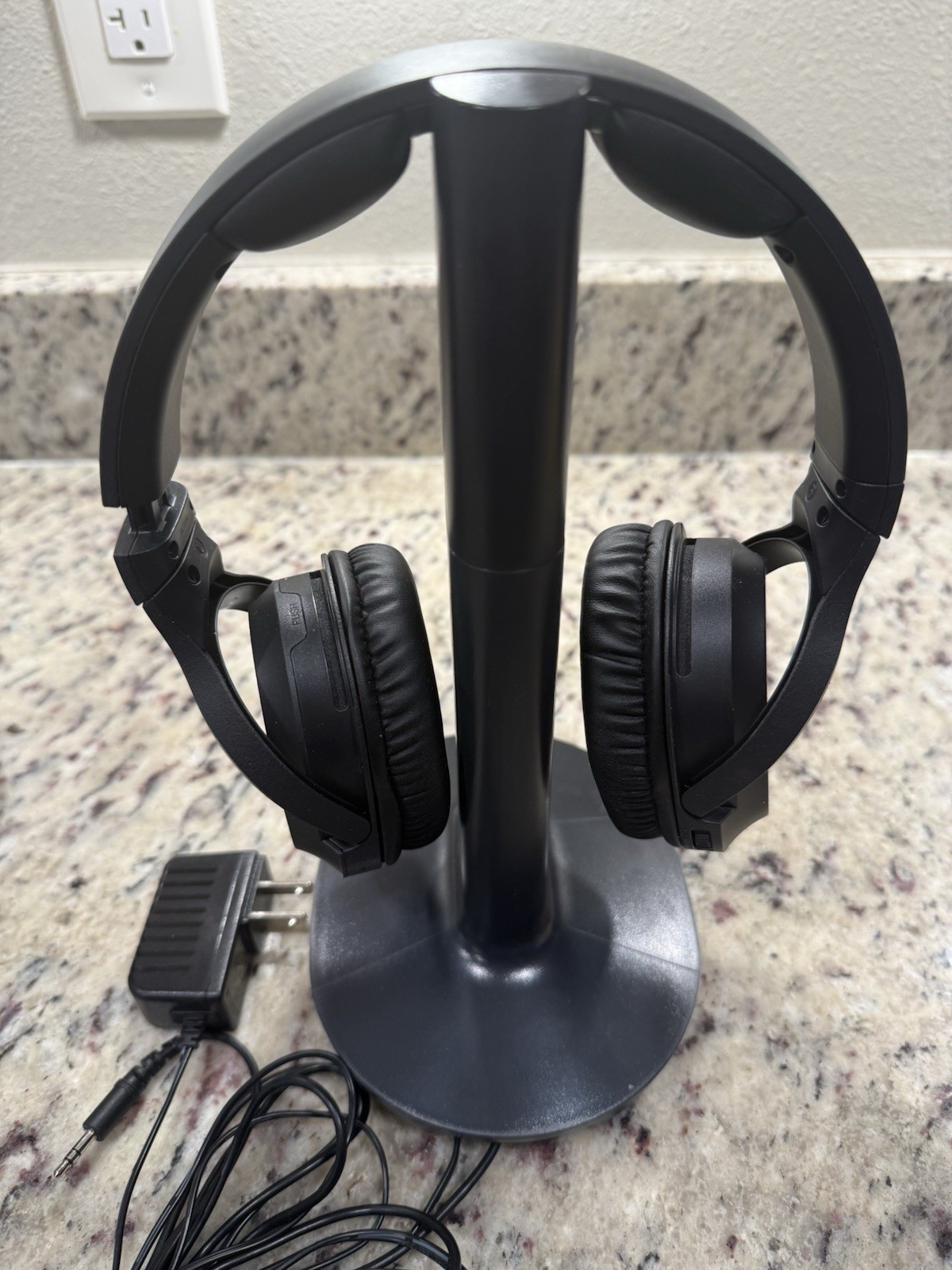 Set Of 2 Sony Wireless Headphones WH-RF400R with Transmitter Dock TMR-RF400