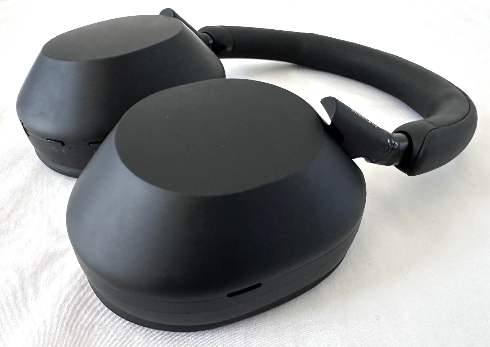 Sony WH-1000XM5 Wireless Noise Canceling Over-Ear Headphones Black Please Read –
