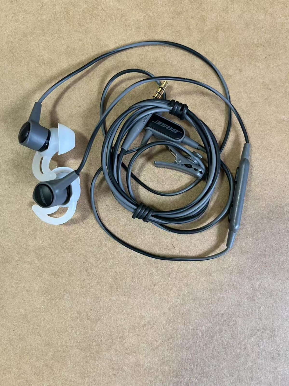 Bose SoundTrue Ultra in-ear Headphones Headsets for Apple ios – Charcoal Black
