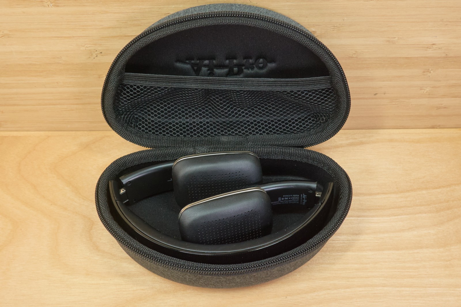 Ai Pro 200 Plus / Bluetooth Stereo Foldable Headphones / Tested & Working