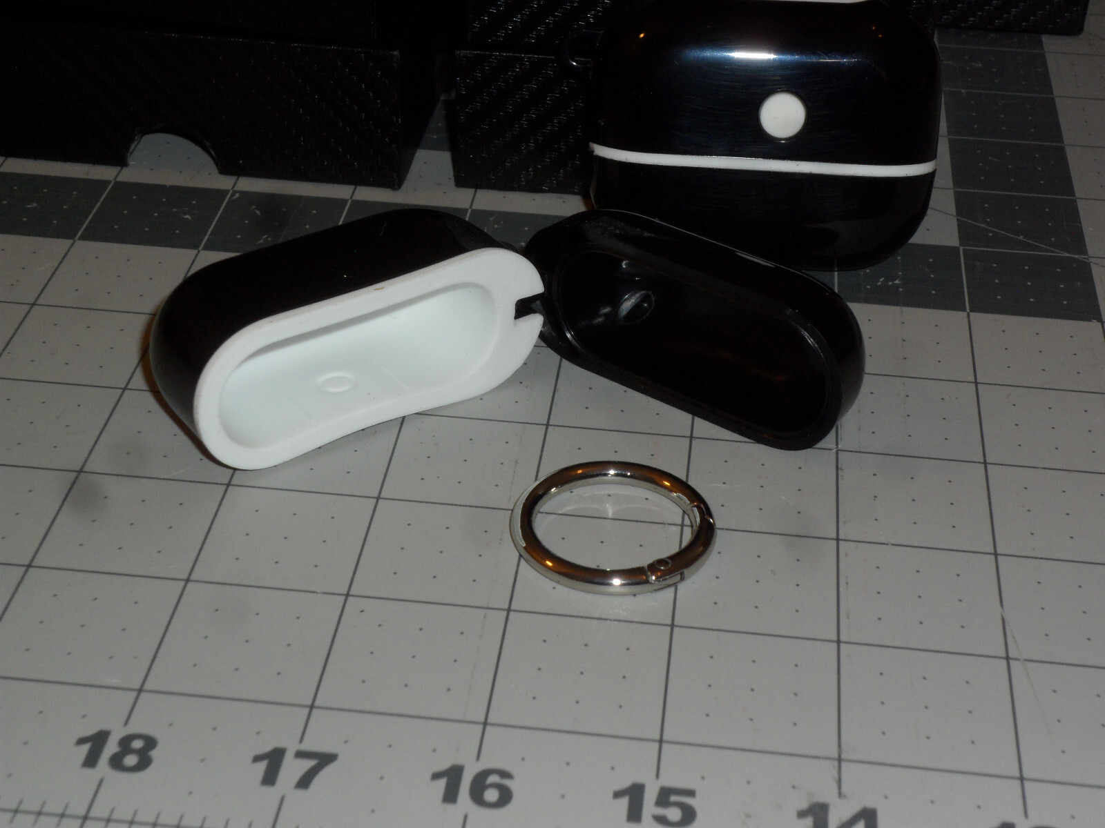 NIB Lot of 5 Black & White Ear Bud Cases Holders Key Chains Stocking Stuffer!