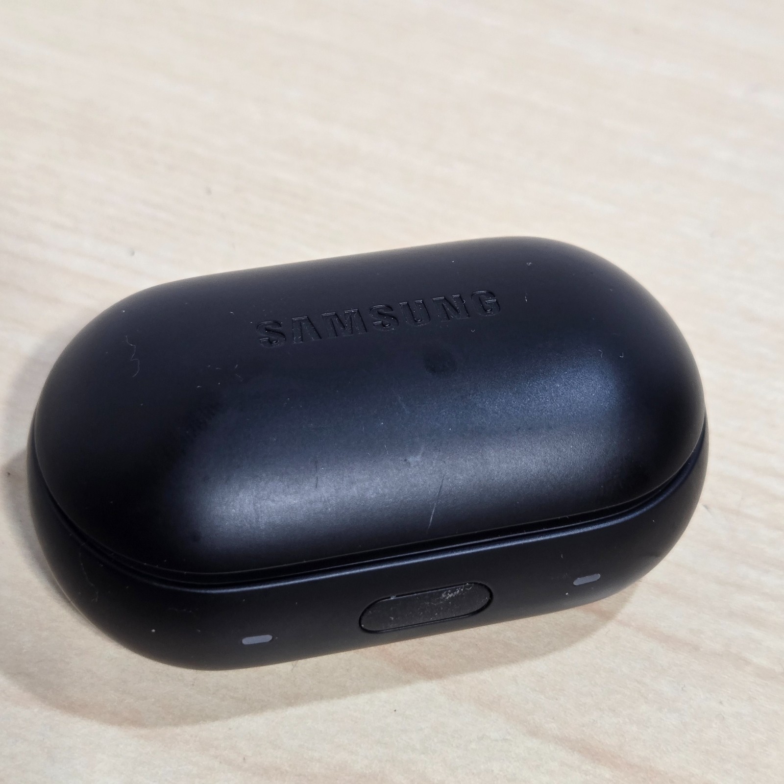 Samsung SM-R140 Black Wireless Bluetooth In-Ear Earbuds w/ Charging Case