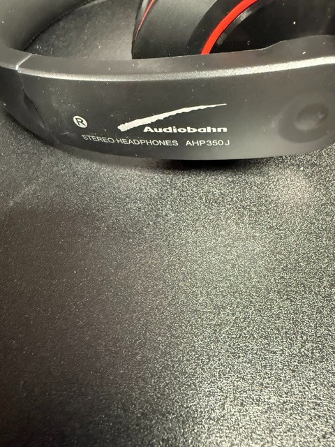 DJ HEADPHONES BY AUDIOBAHN