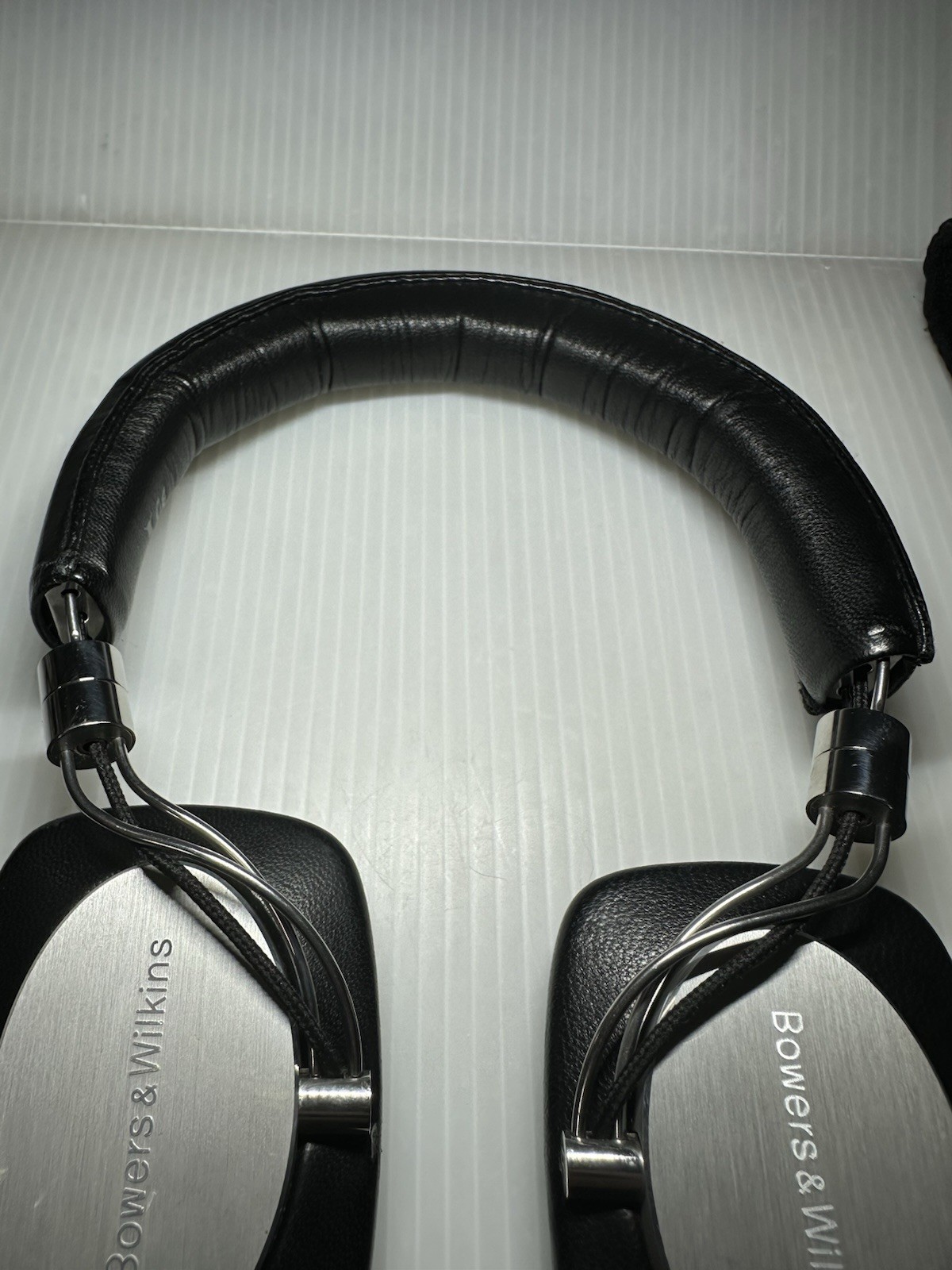 Bowers & Wilkins P5 Mobile Hi-Fi On-Ear Headphones – w/ Case & Cables