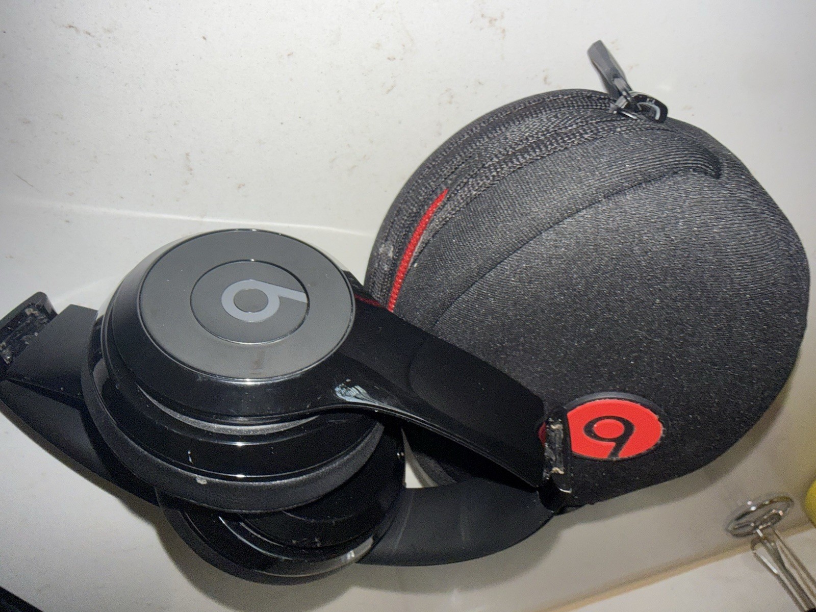 Beats by Dr. Dre Solo3 Over the Ear Headphone – Gloss Black