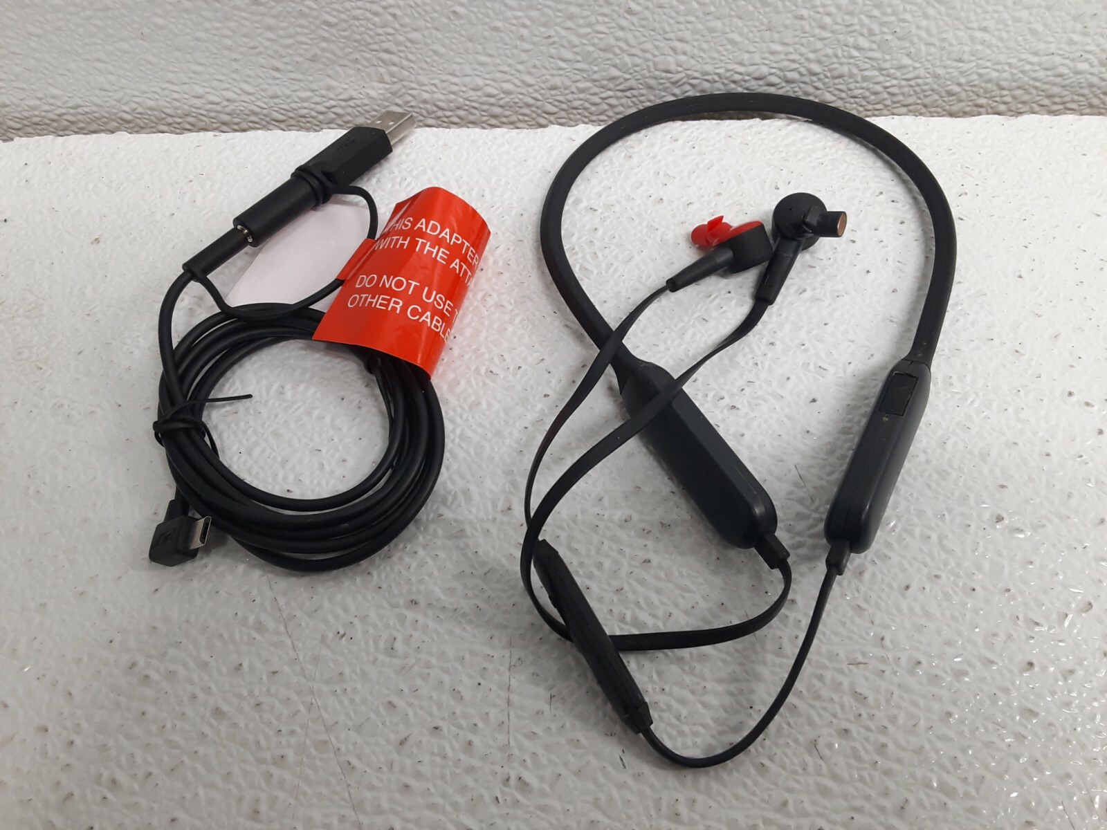 Plantronics BackBeat GO 410 Wireless NC Earbud Headphones – Graphite (BN/FS)