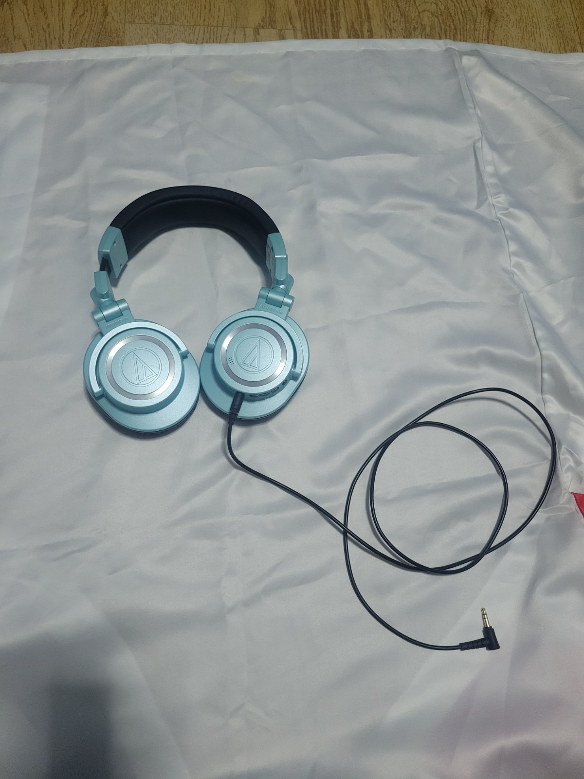 ✨️Audio-Technica Headphones✨️BLUETOOTH Ice Blue