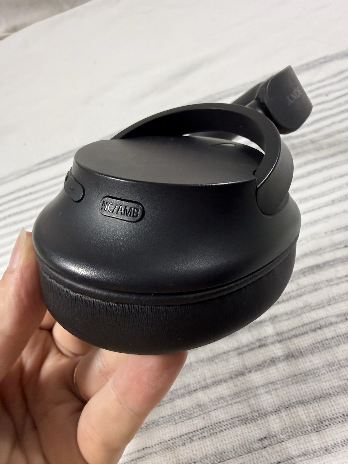 Sony WH-CH720N Wireless Noise Canceling Over-Ear Headphones Black YY2966