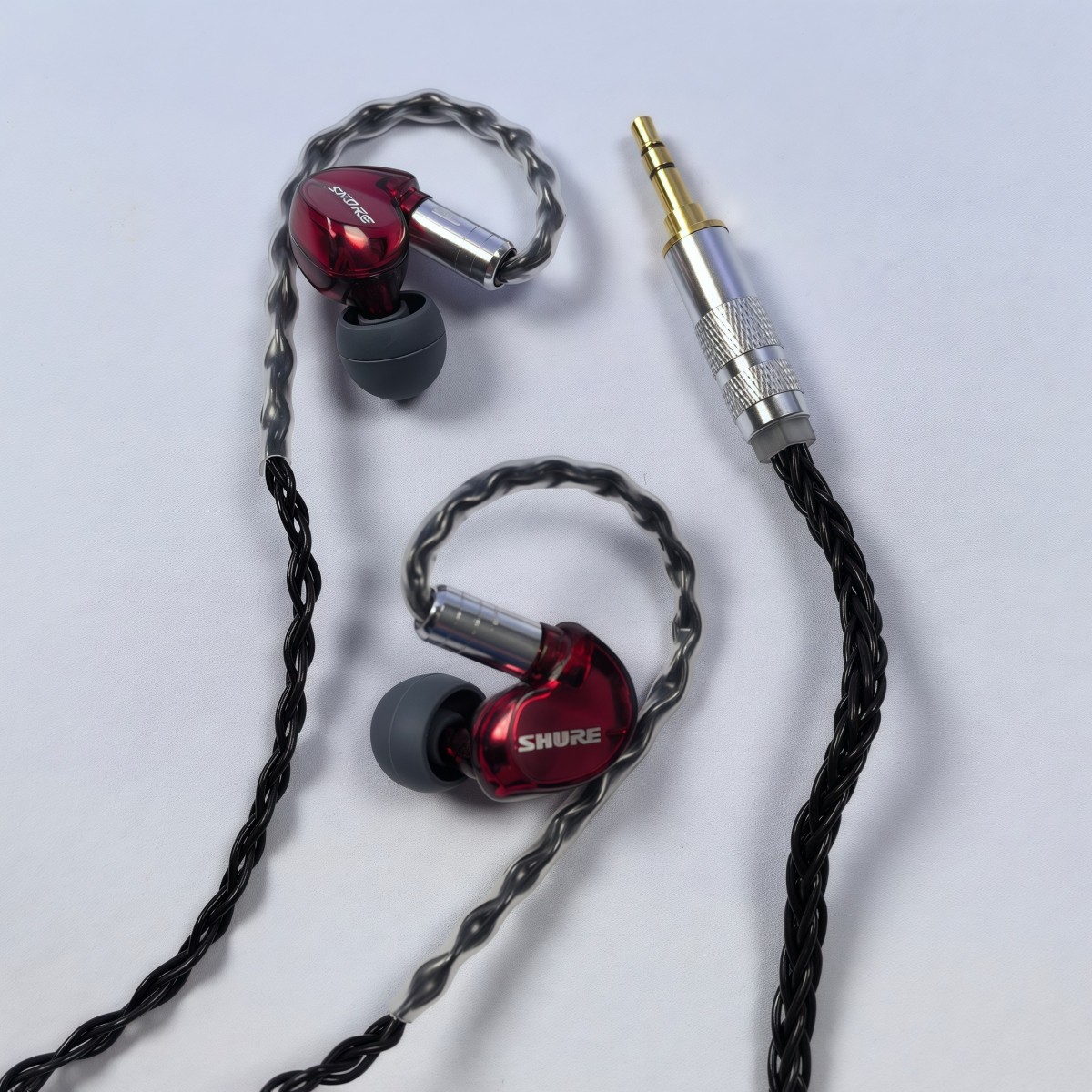Shure SE535 Wired In-Ear Earphones Sound Isolating 3.5mm Cable Headphones Red