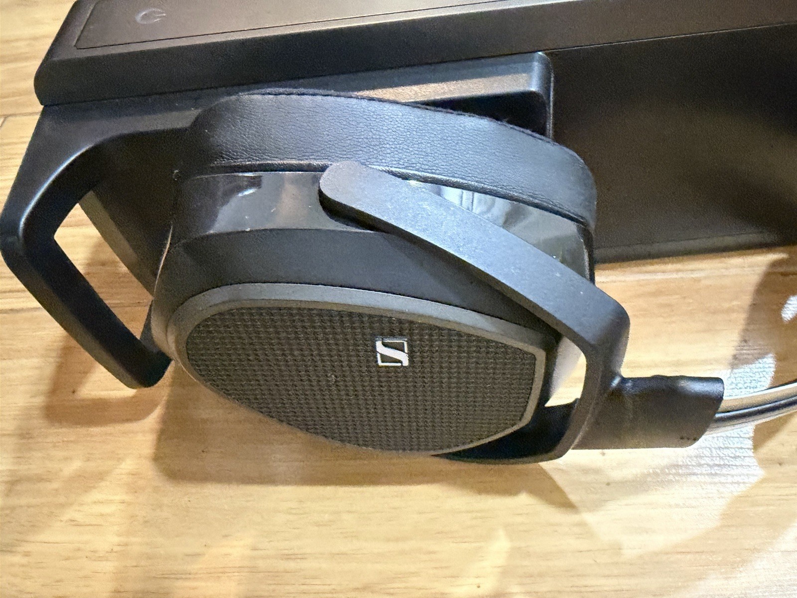 Sennheiser RS 175 TV Headphones -HDR 175 / TR 175 Receiver
