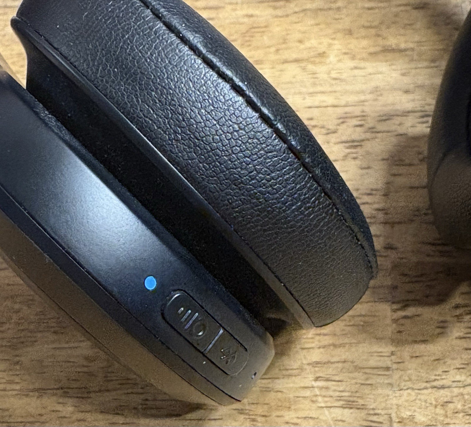 JBL Live 460NC Wireless On-Ear Noise-Cancelling Headphones – Black Open Box