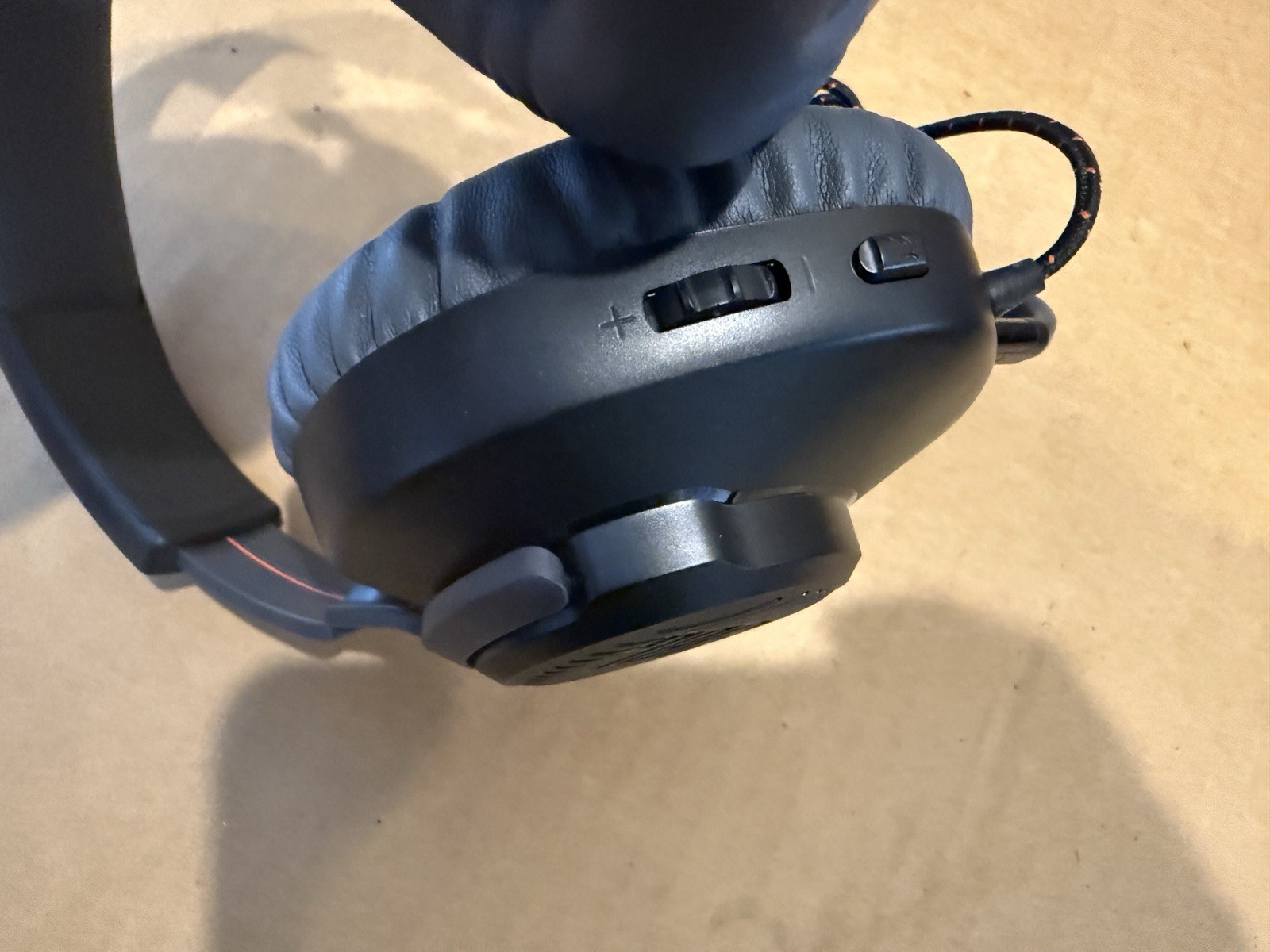 JBL Quantum 100 Wired Over-Ear Gaming Headset (PC/Mobile/PS4/PS5/Switch/XBOX)