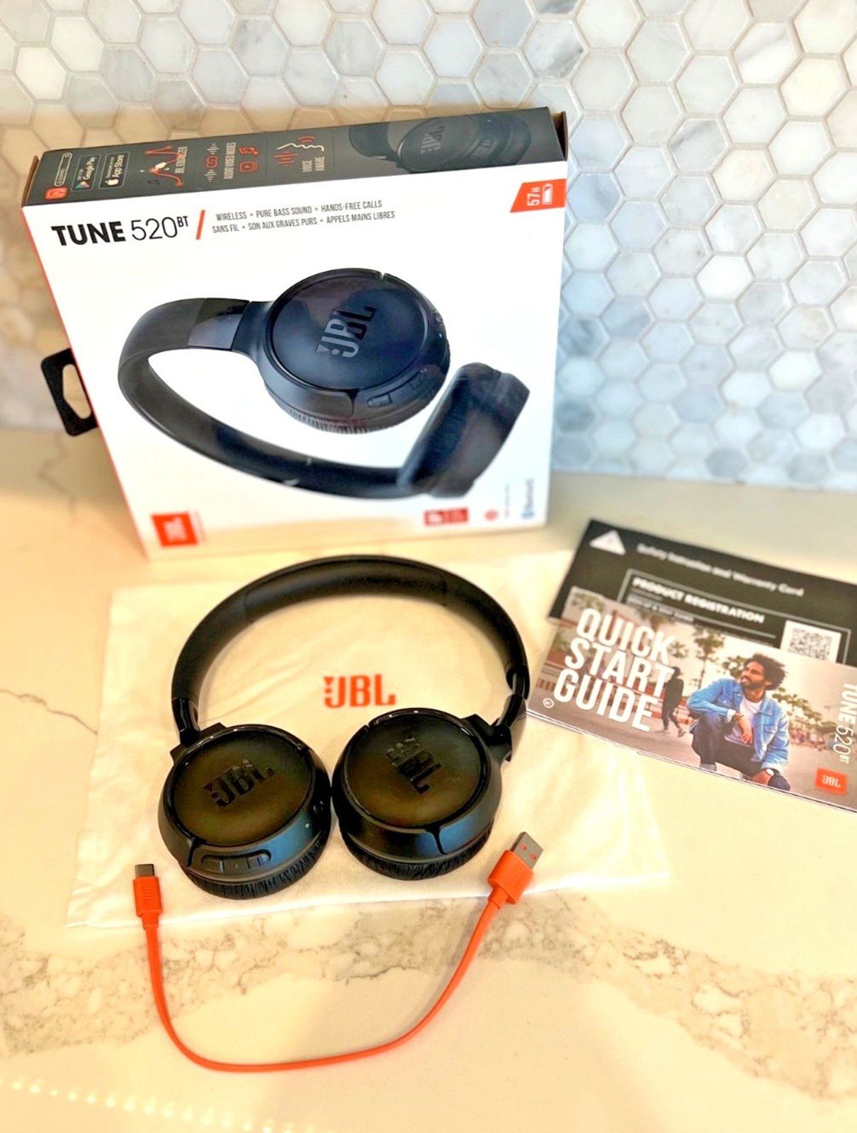 JBL Tune 520BT Wireless Bluetooth On-Ear Headphones With Built-In Microphone NEW