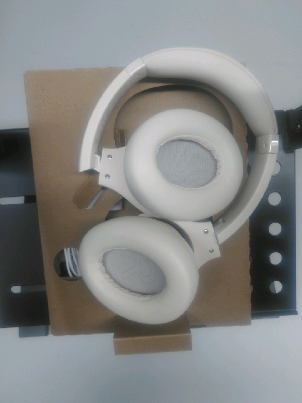 Soundcore by Anker Q20i Hybrid Active Noise Cancelling Headphones Over-Ear White