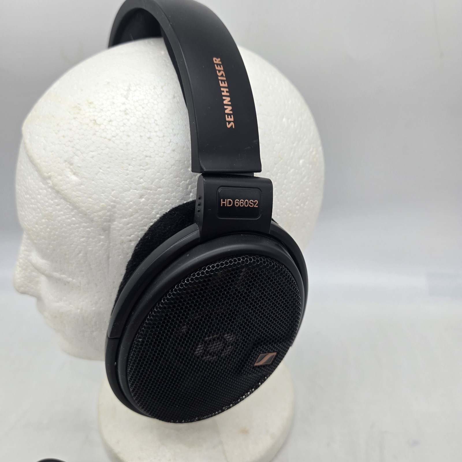 Sennheiser HD 660S2 Wired Open Back Audiophile Headphones Black Copper w/ Cable
