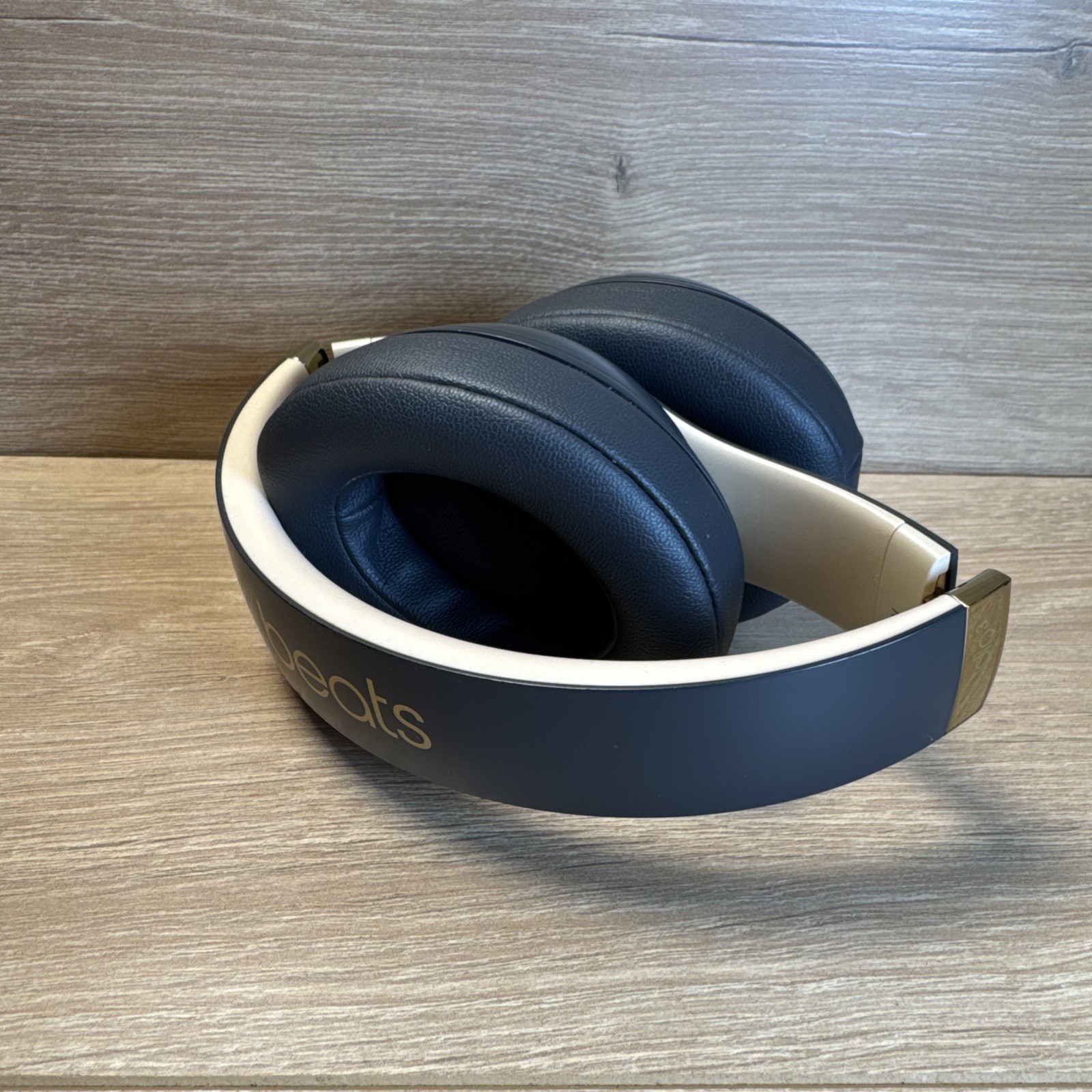 Beats by Dr. Dre Studio3 Wireless Noise Canceling Over-Ear Grey