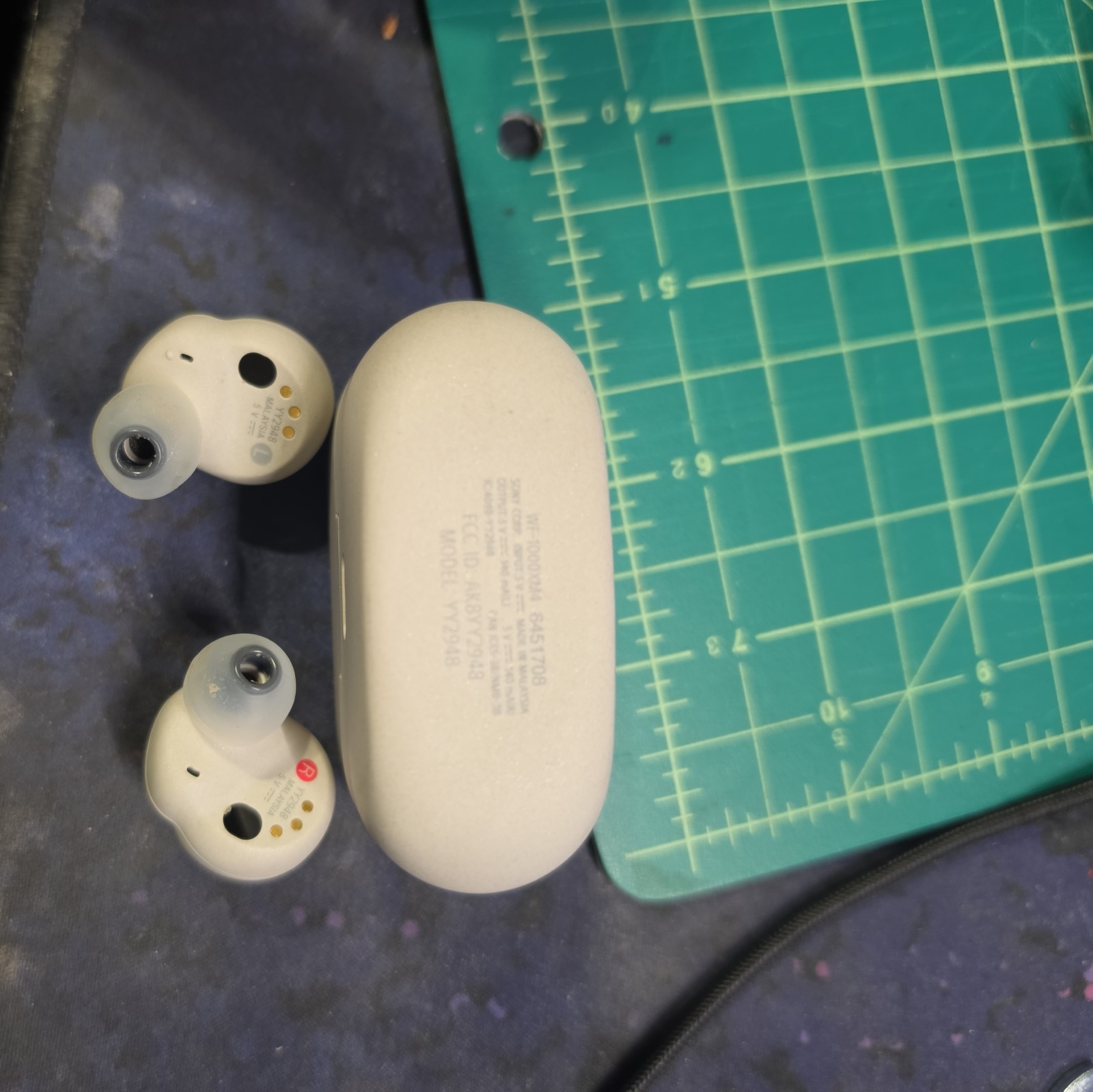SONY WF-1000XM4 NOISE CANCELLING TRULY WIRELESS EARBUDS – SILVER