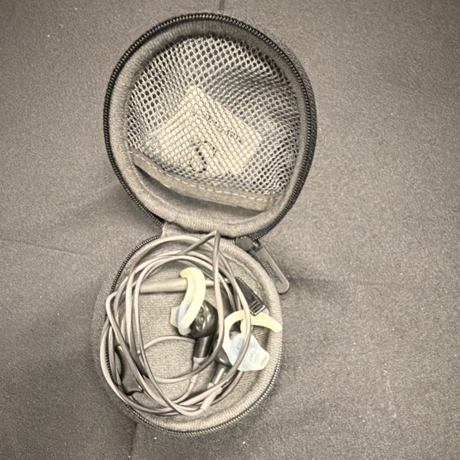Bose Soundsport In-Ear Wired Headphones Gray 3.5mm Jack In-Line Control Case