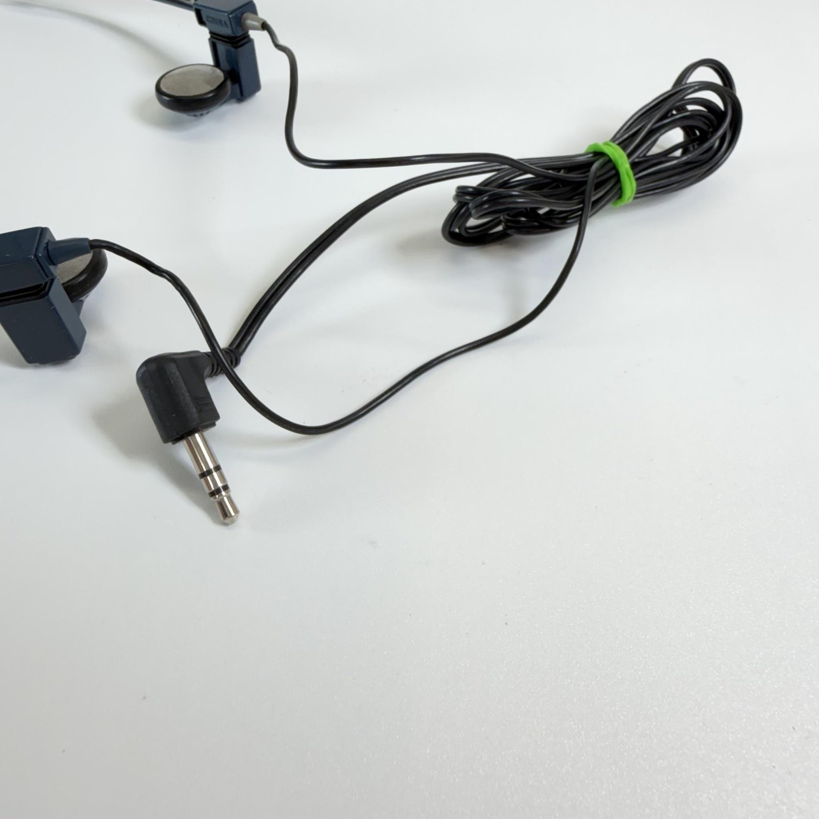 Realistic Nova 37 In Ear Headphones Radio Shack Blue Adjustable Foldable 3.5mm