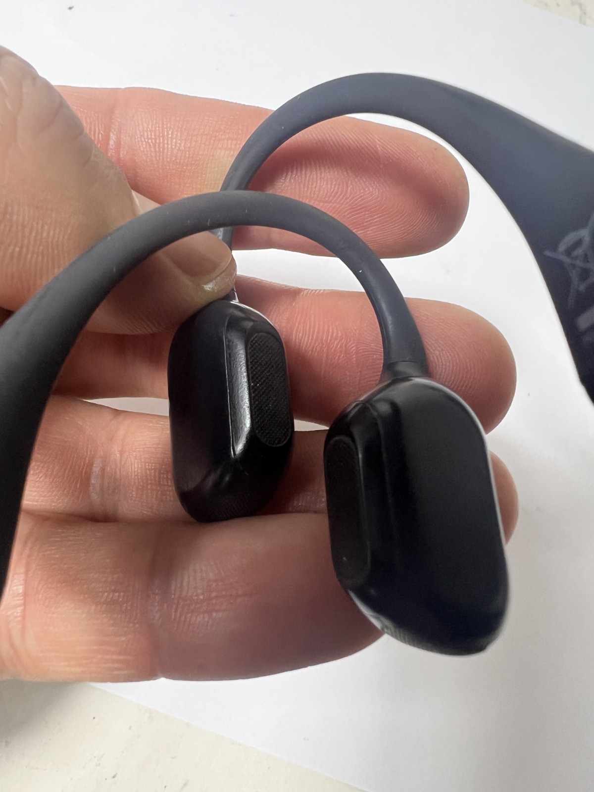 Shokz OpenRun Pro Open-Ear Headphones Black (S810-ST-BK-US) As-Is but issue READ
