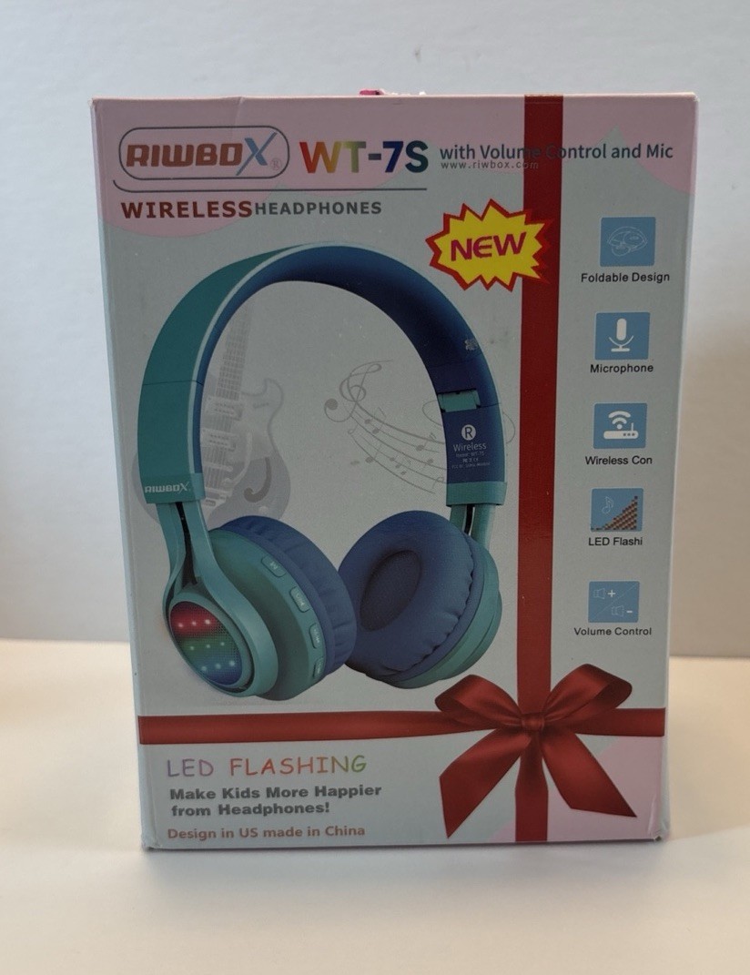 Riwbox WT-7S Wireless Bluetooth Headphones for Kids – LED Flashing – Green/Blue