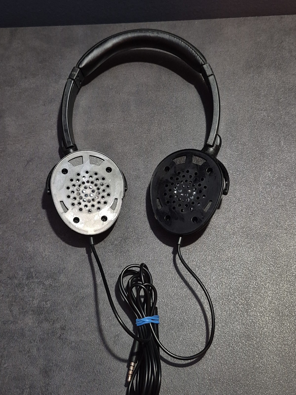 Klipsch Original One-On Earphones W/Hard Case-Wired Audiophile Black Tested READ