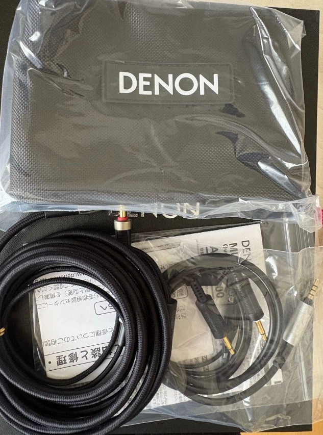 DENON AH-D7100 Over-Ear Headphones Brown 50mm Driver Natural Mahogany Housing