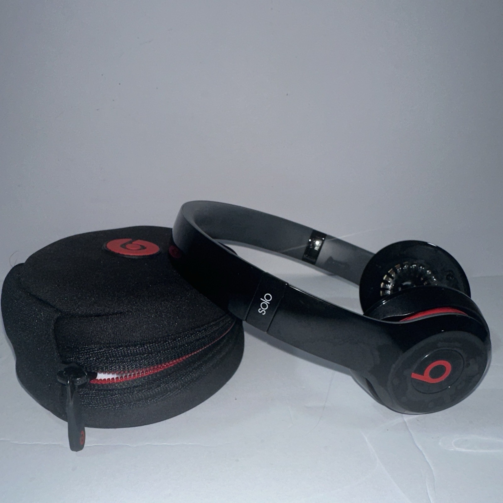 Beats by Dr. Dre Solo2 Wireless Bluetooth Black/Red No Pads