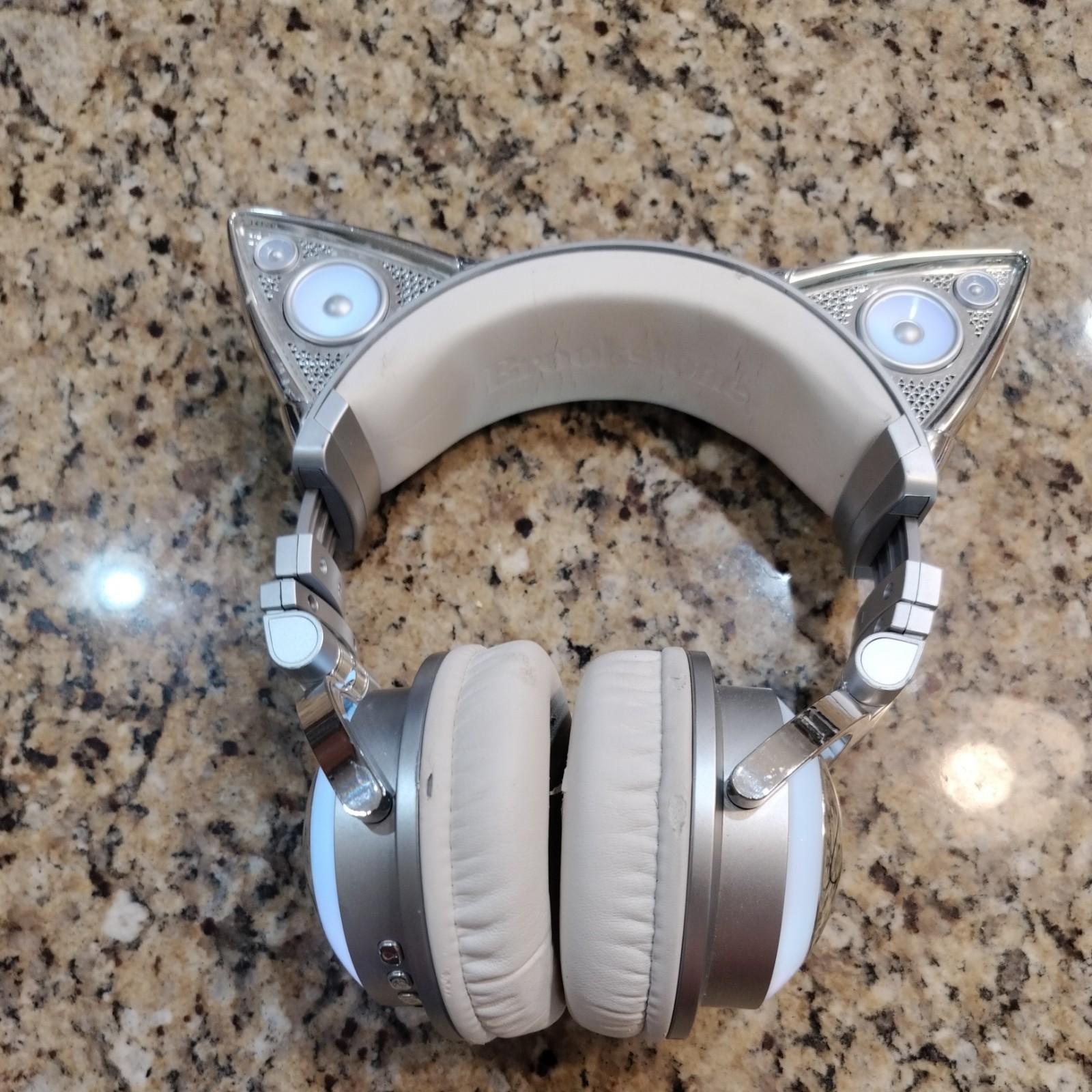 Brookstone Limited Edition Ariana Grande Wireless Bluetooth Headphones Chrome