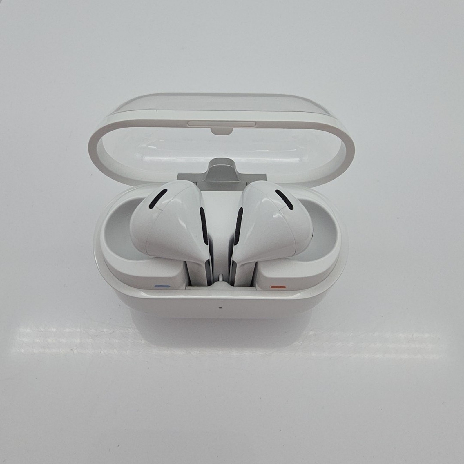 Samsung Galaxy Buds3 Pro SM-R630 Wireless Earbud Headphones – White CRACK