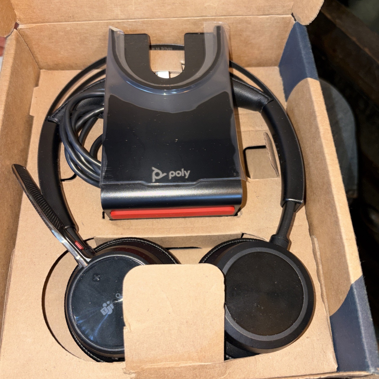 Poly Voyager Focus 2 Microsoft Teams Certified USB-C Headset +USB-C/A Adapter
