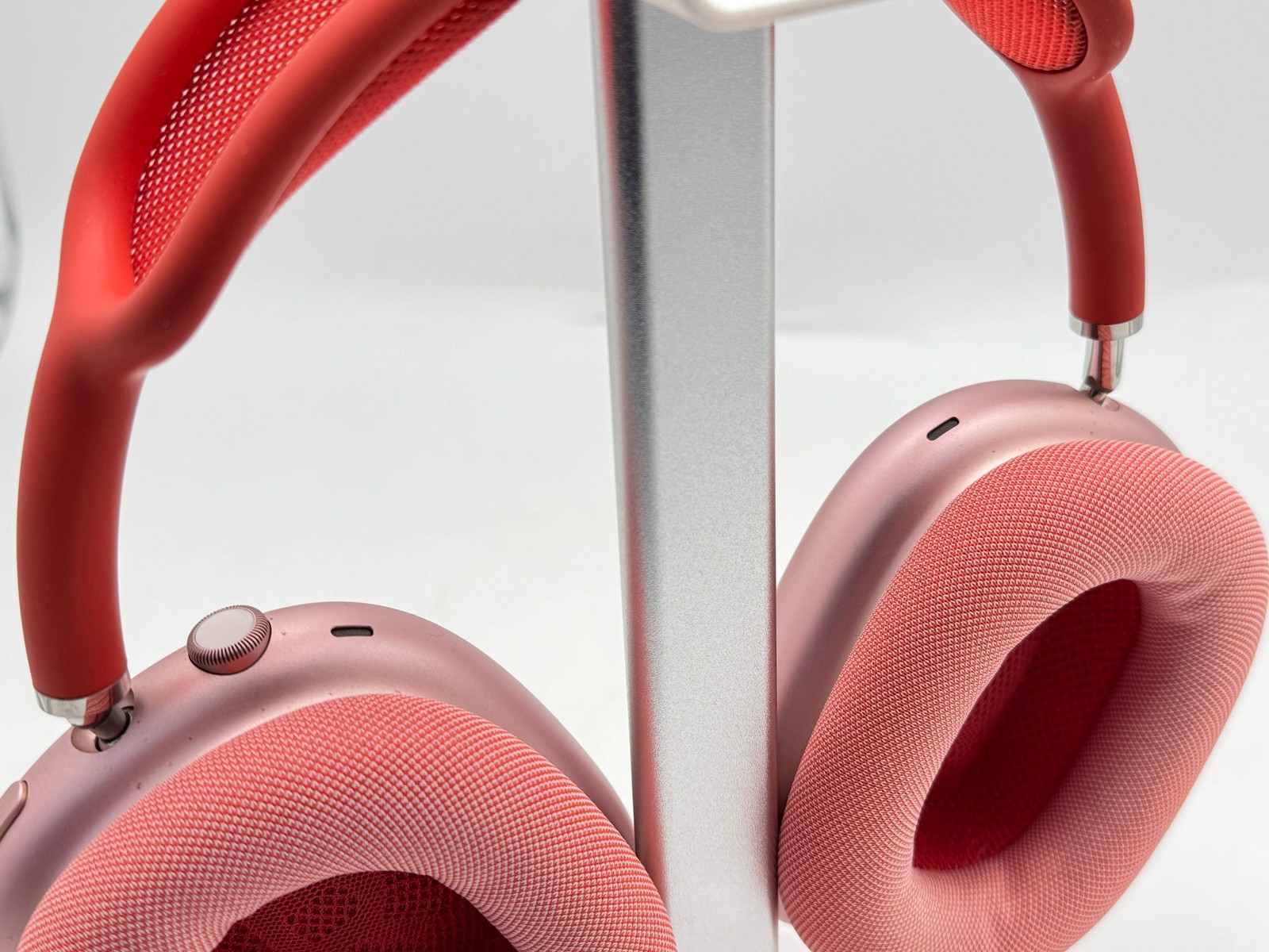 Apple AirPods Max A2096 Lightning 2020 Wireless Headphones Pink Used