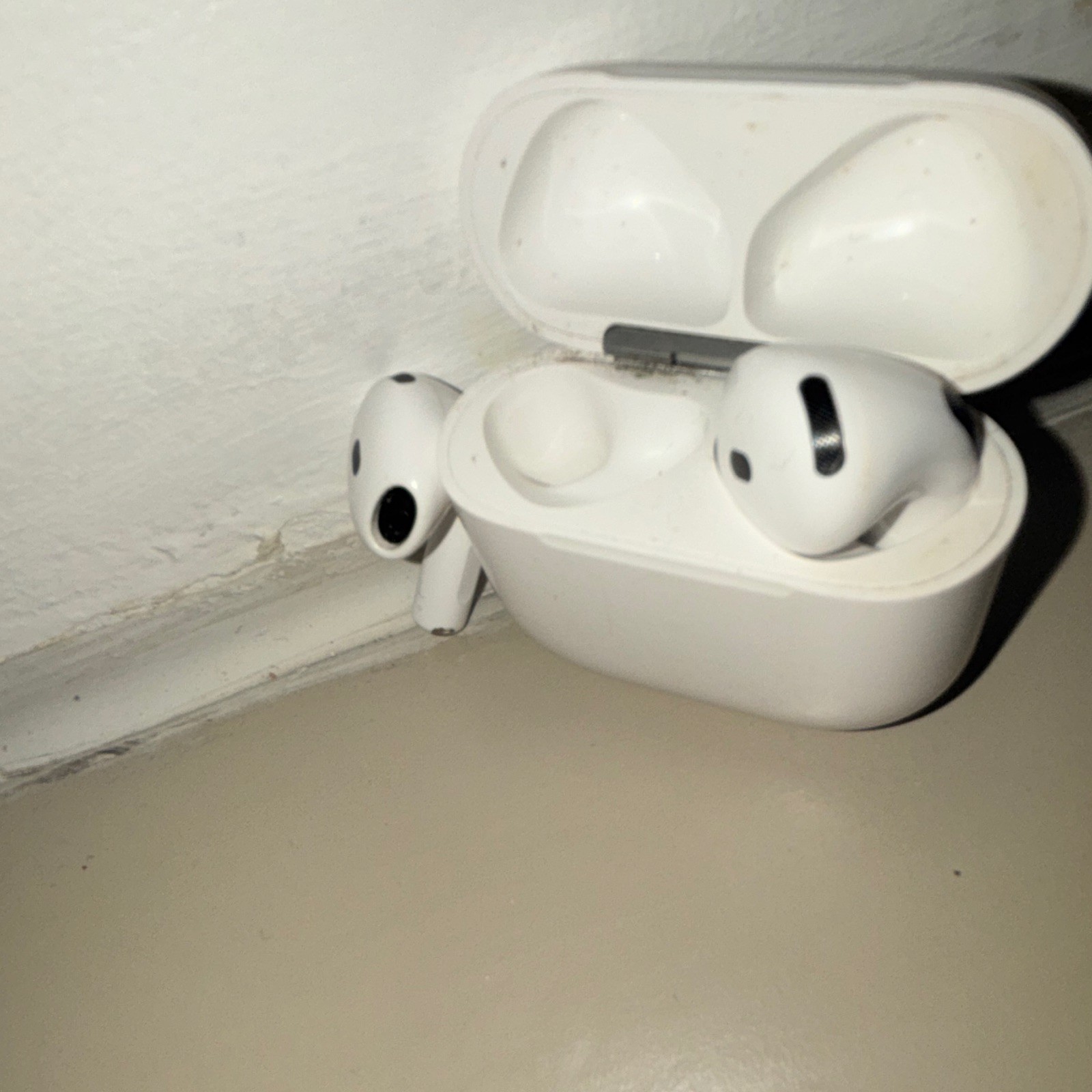Apple AirPod 4s (ANC) READ DESC, ANY OFFERS