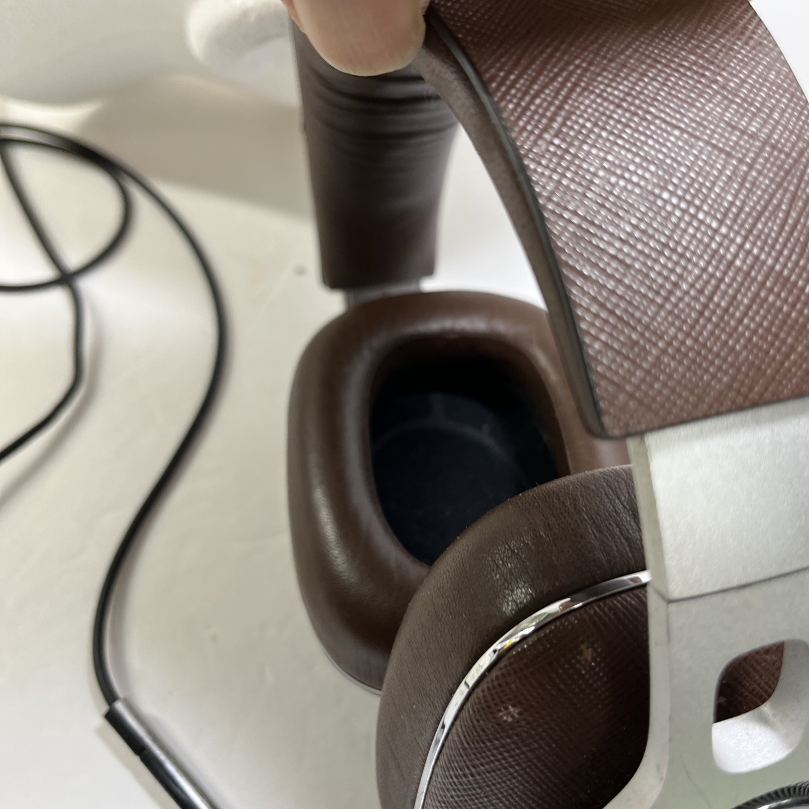 Bowers & Wilkins P9 Signature Headphones Brown – No Case – No Box
