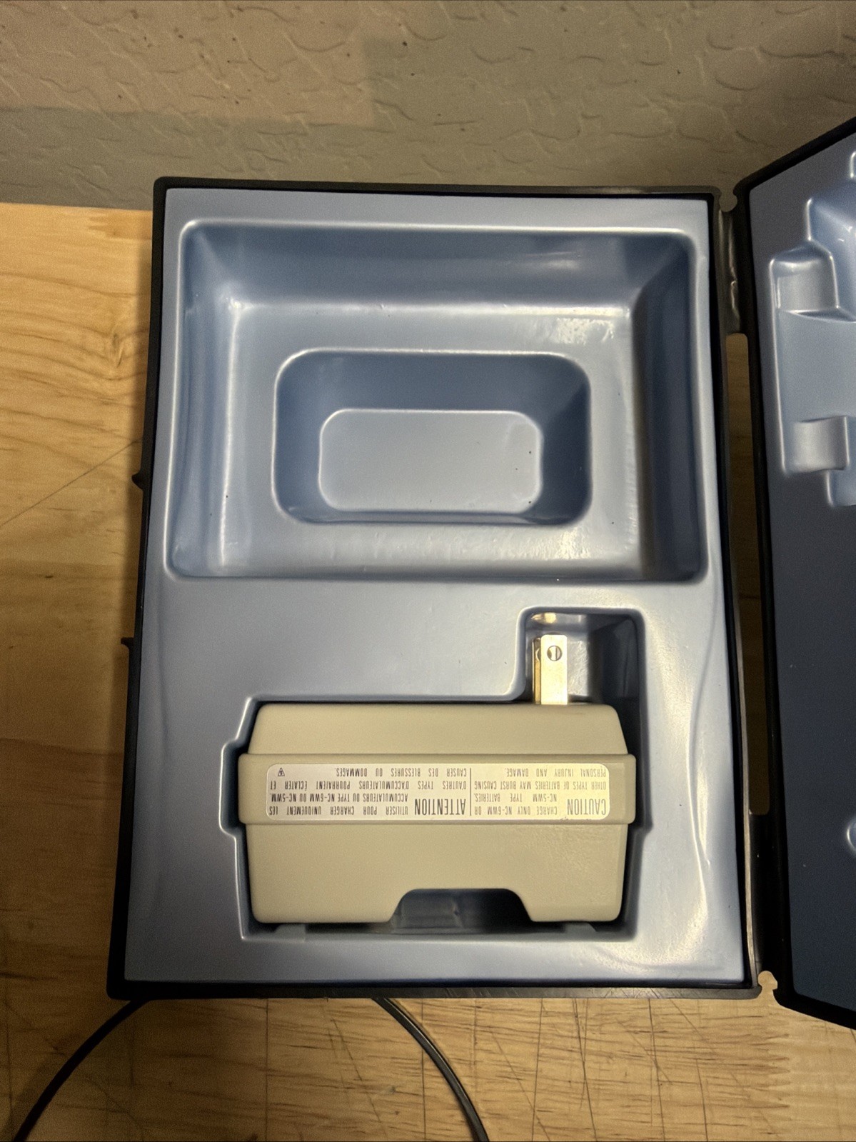 SONY WALKMAN MDR-A20 TURBO HEADPHONES W/ CHARGER AND WM-F702 HARD PLASTIC CASE