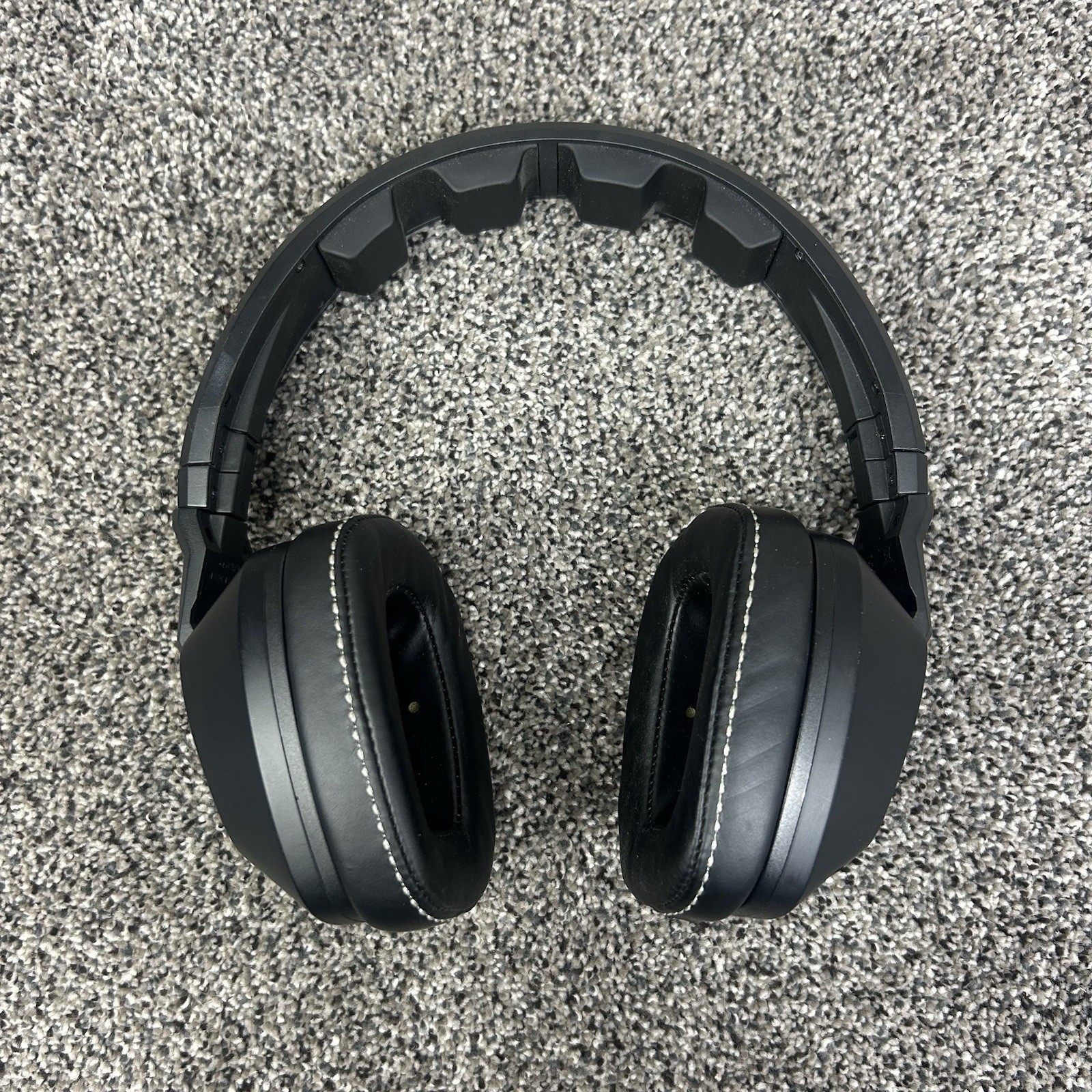 skullcandy headphones crusher Black Over the Head Wired with Carrying Sleeve