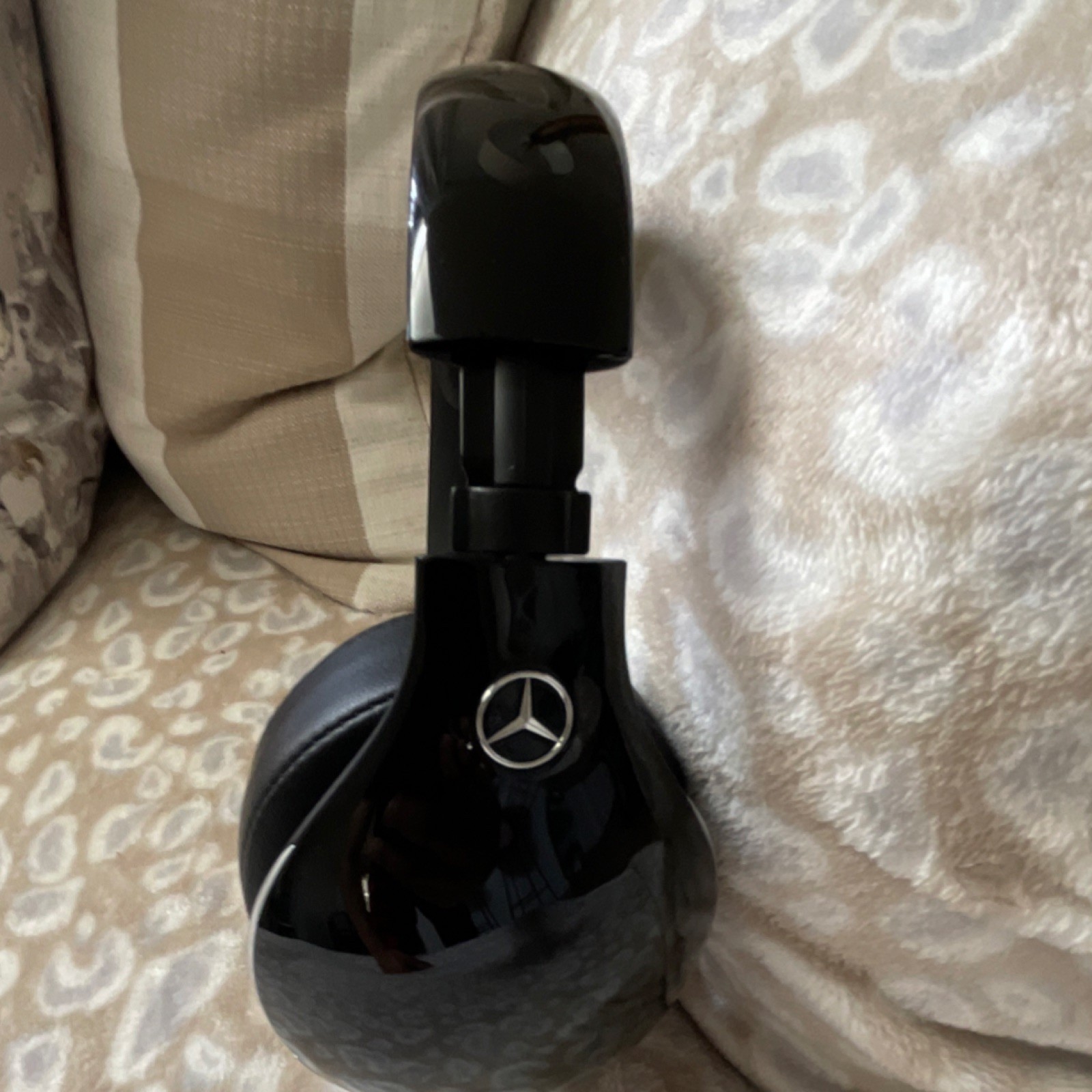 Mercedes-Benz 1100 Series Black Bluetooth Over-Ear Headphones Double Earpieces
