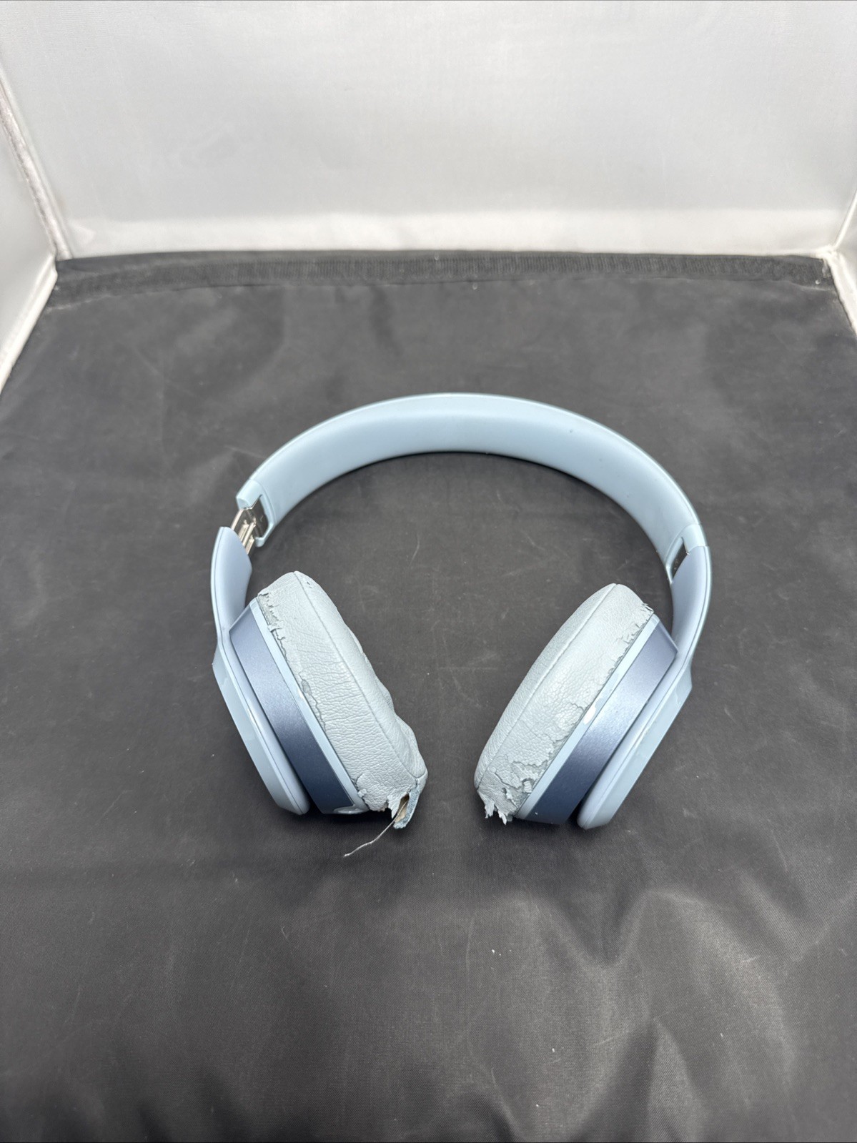 Beats by Dr Dre Solo 2 Wired Headphones – Great Blue B0518 Needs Pads