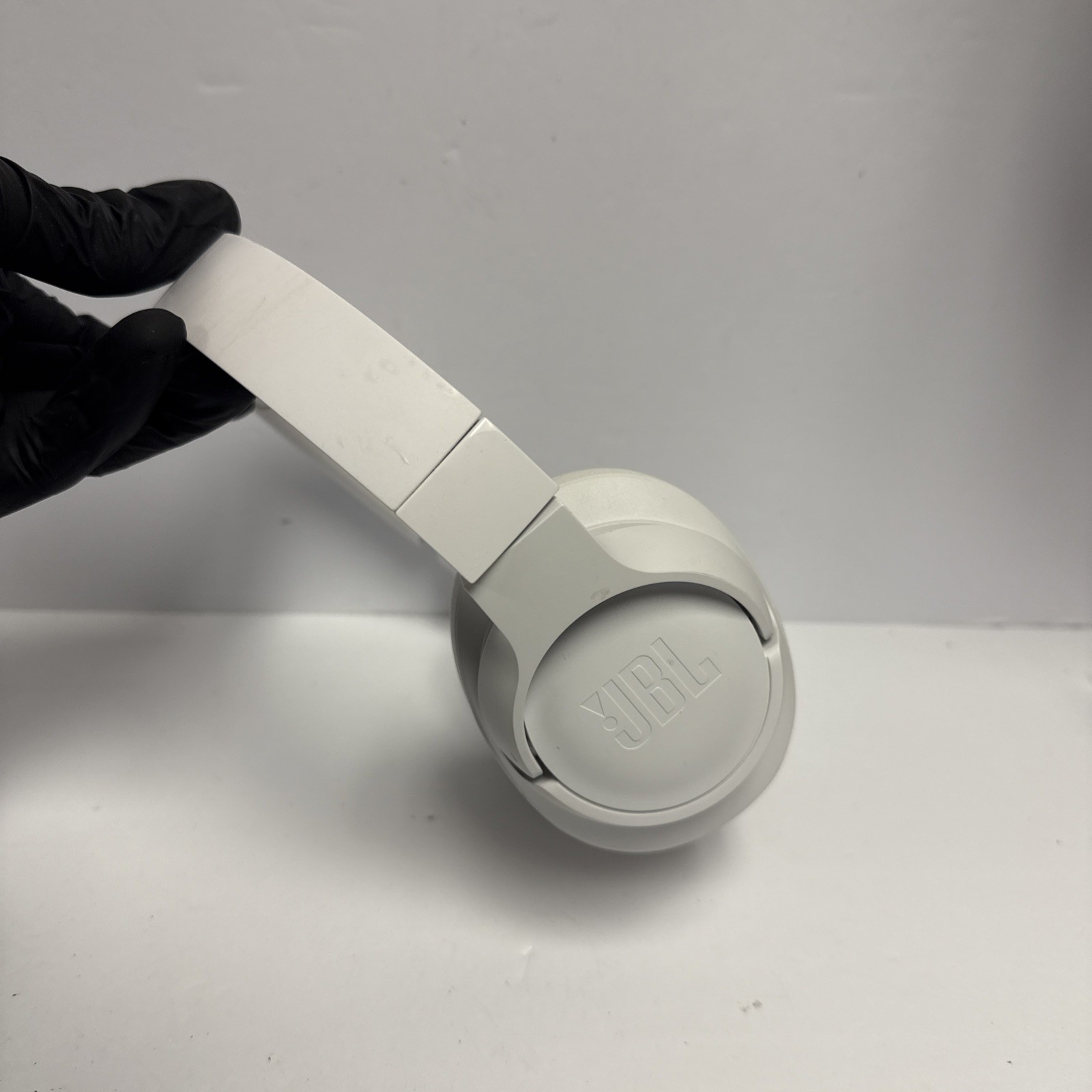 JBL Tune 720BT Bluetooth Wireless Headphones In White VERY STATIC ⚠️⚠️