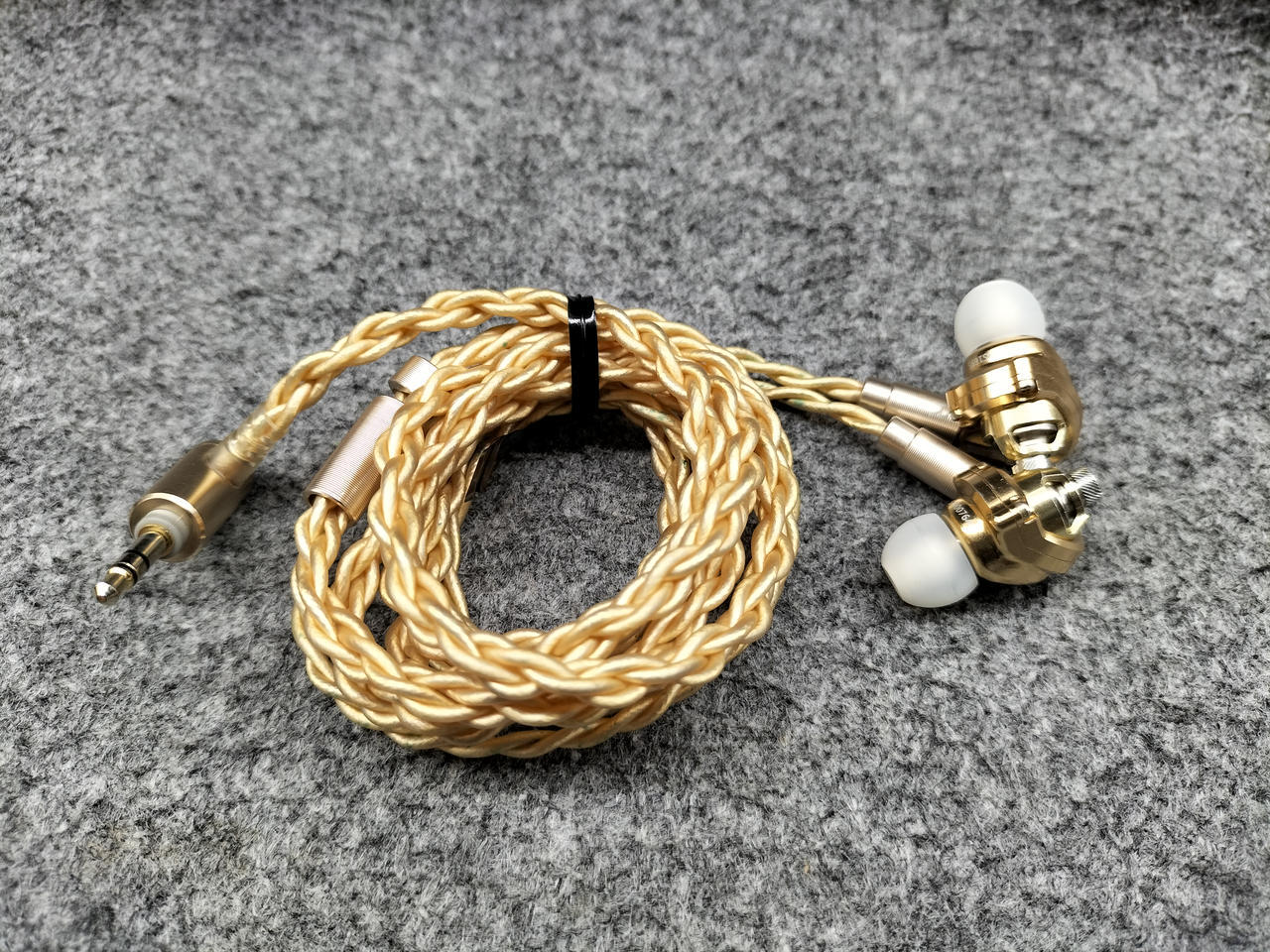 Acoustune HS1695TI IEM Gold 4th Gen Myrinx Driver HS1695TI-GLD Earphones Japan