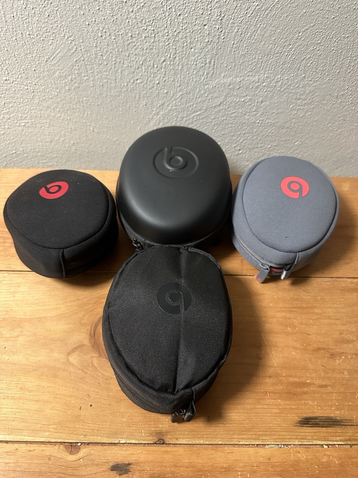 Lot Of 4 Beats Headphones Por Parts Or Not Working