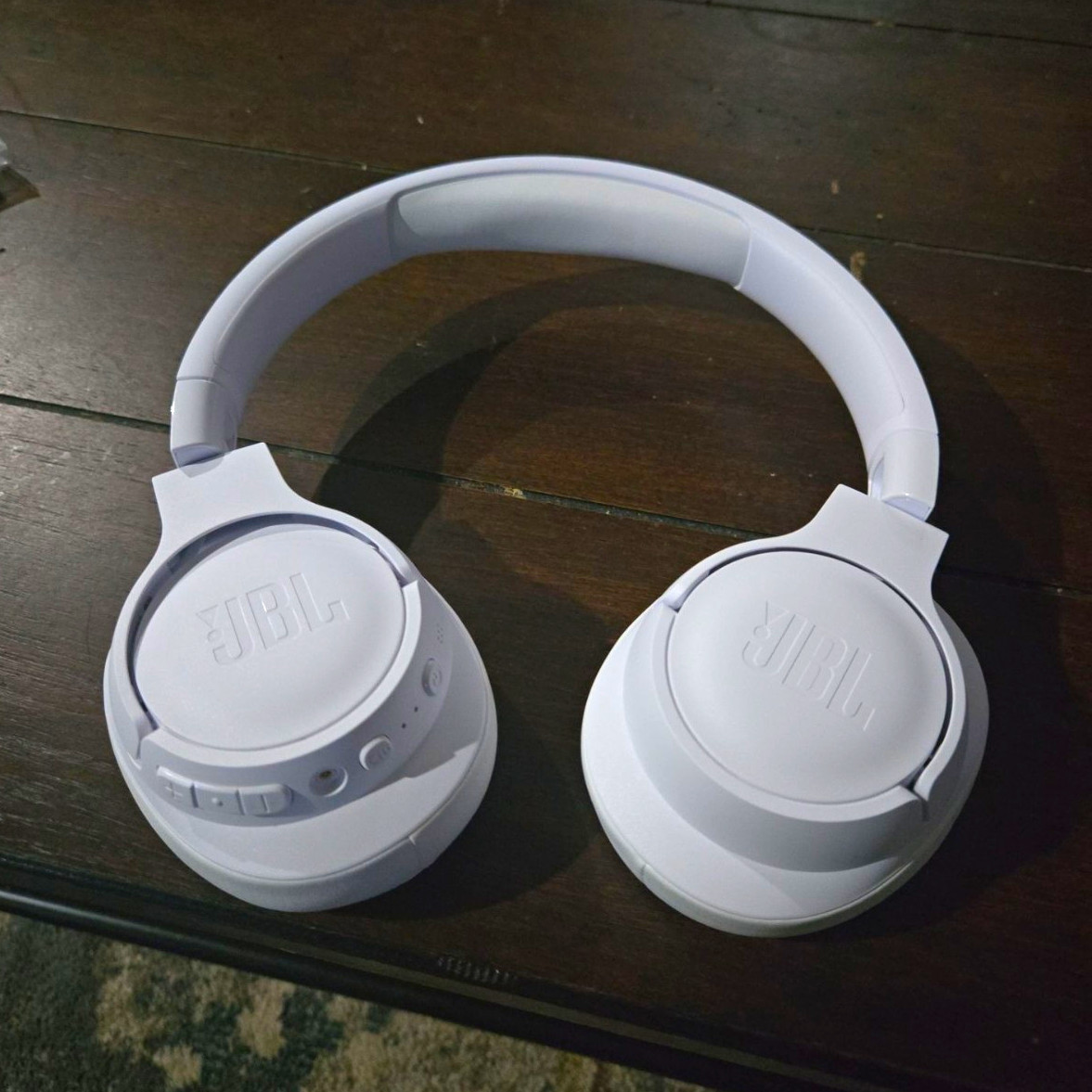 JBL Tune 770NC White Over-Ear Headphones Bluetooth + 3.5mm Jack