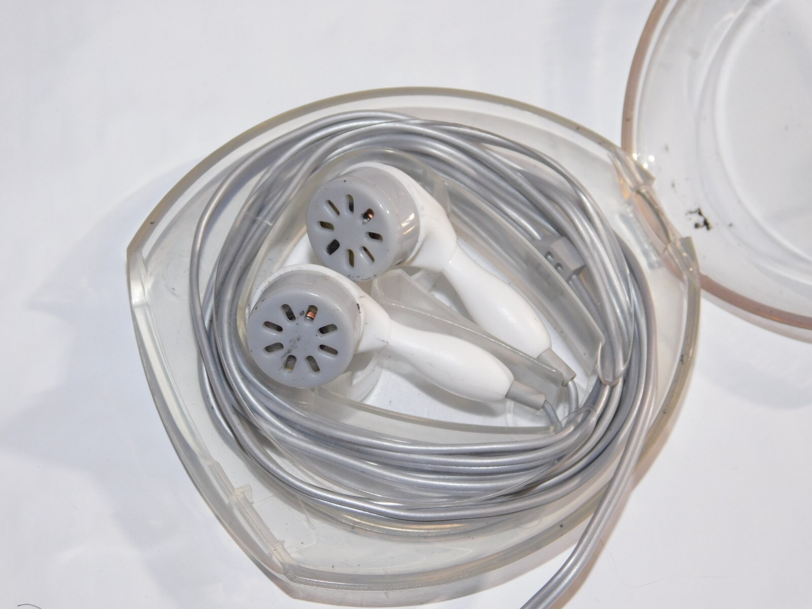Koss White in Ear Headphones 4′ Cord Ships from USA Seller